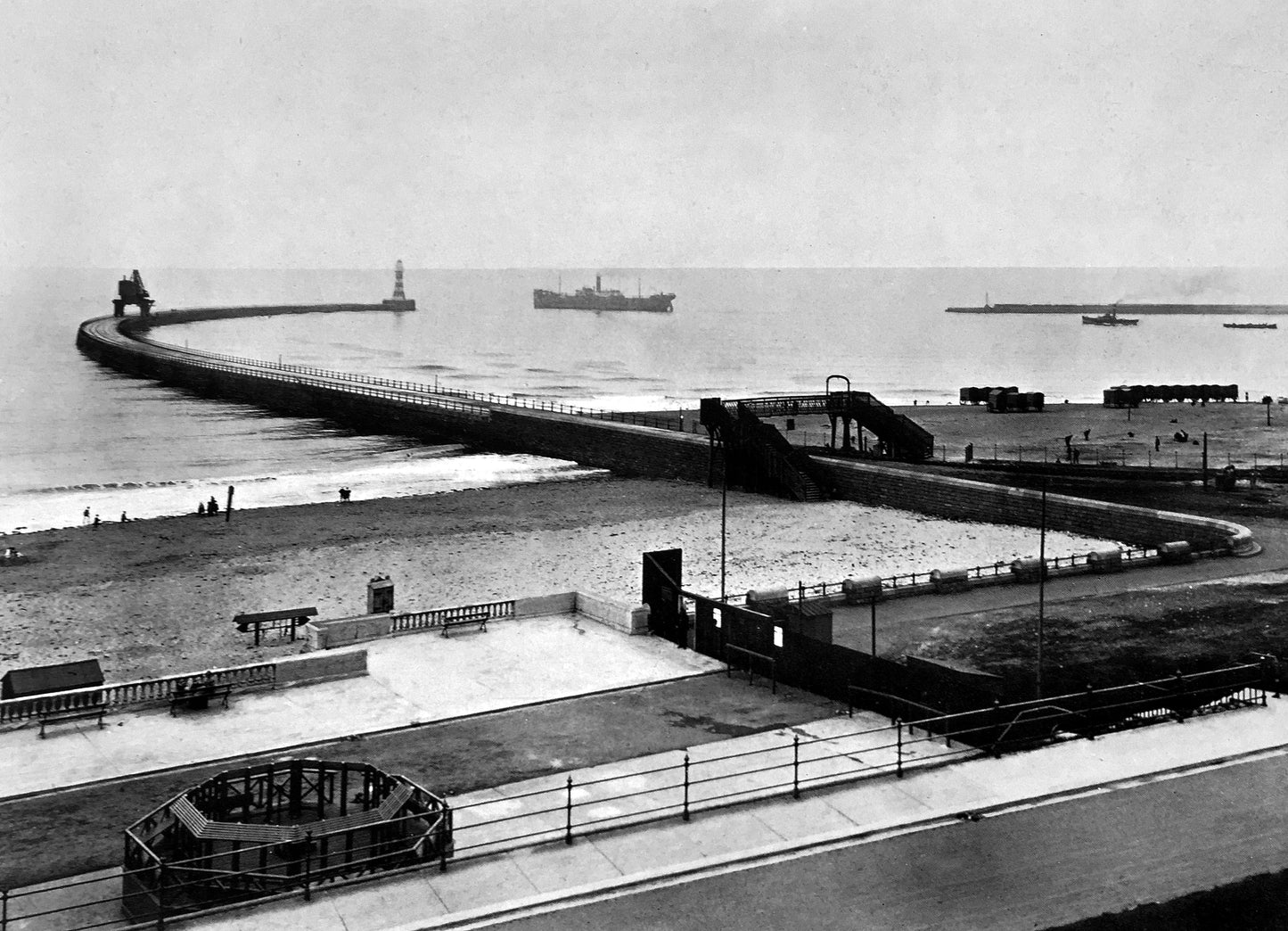 Sunderland Photographs - Roker Pier